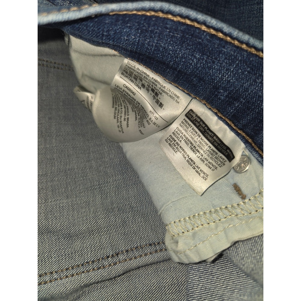 Levis Curvy Bootcut Jeans Womens 34 Medium Wash Blue Denim Mid Rise Stretch - Picture 8 of 11
